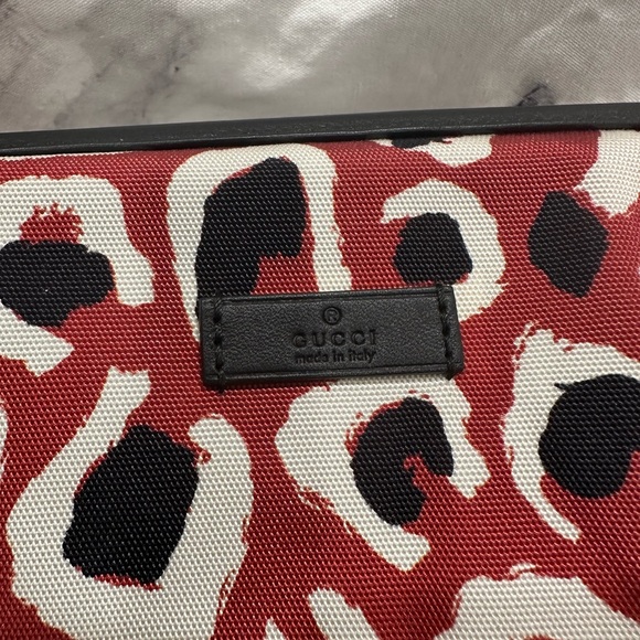 Gucci Cosmetic/Travel Case mini leopard painting in Red Brick/Nero NWT - Picture 2 of 11